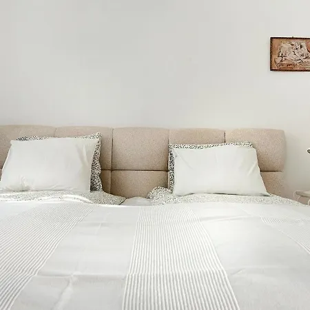 Cozy 10 Minutes To Wawel Castle Apartment